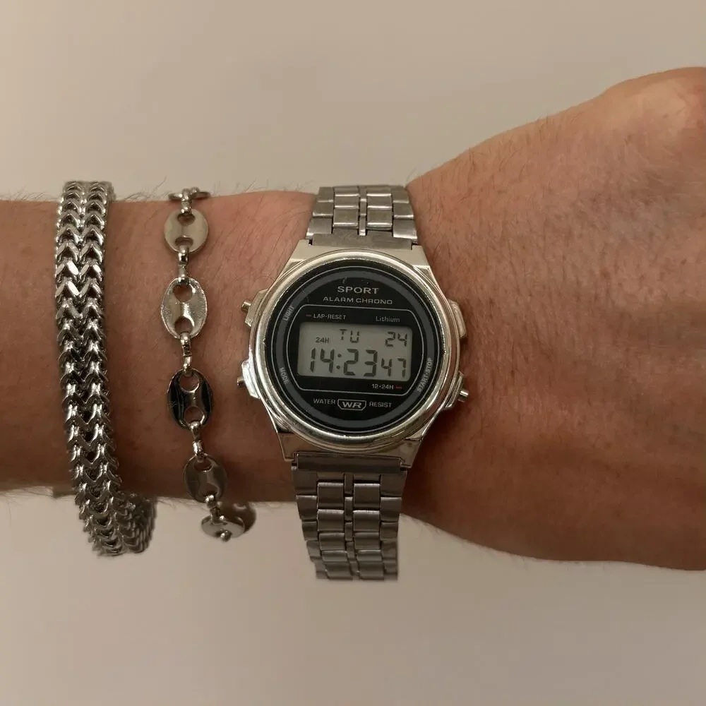 Y2K Silver Digital Quartz Watch Sport Style Unisex 8.5